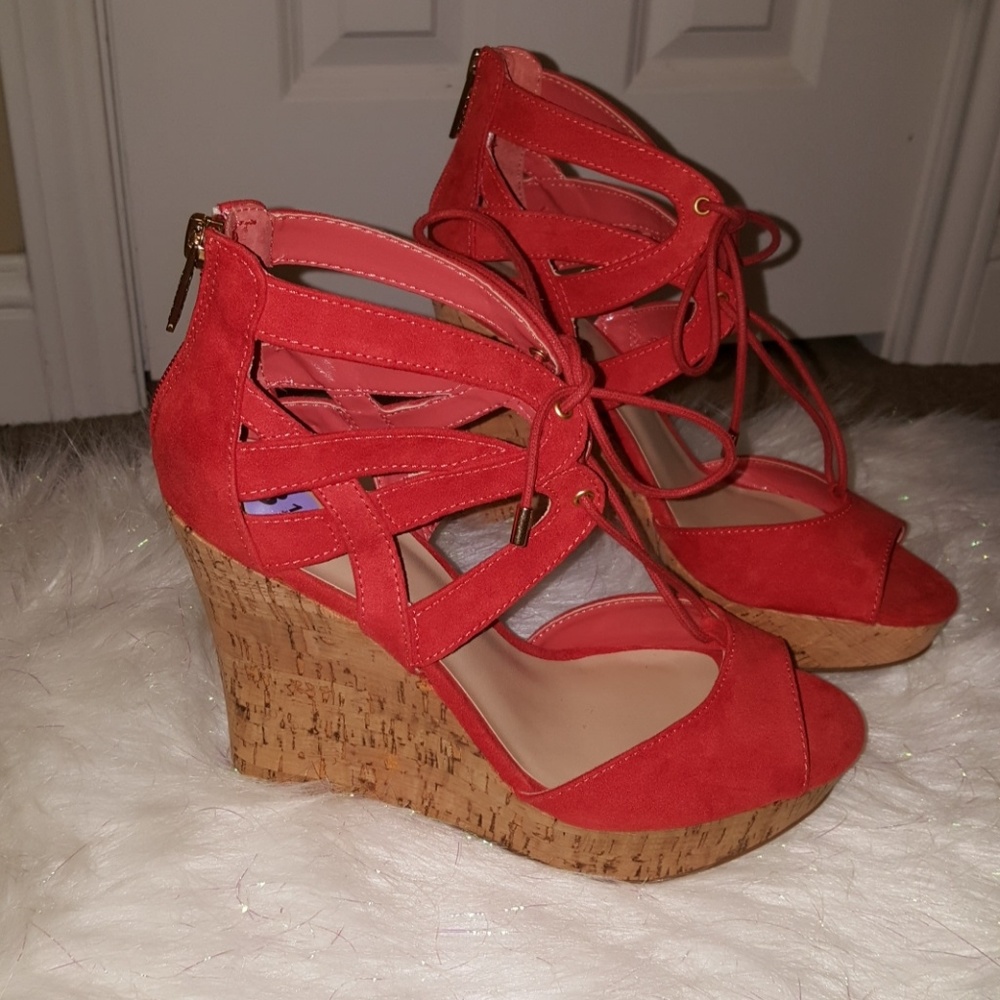 Guess Shoes - Picture 2 of 2